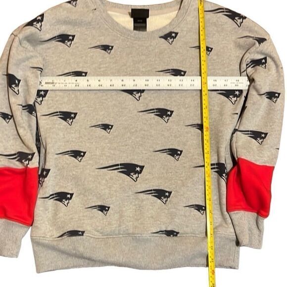 New England Patriots NFL Juniors Sweatshirt Sz M 7/9 Collection Crewneck Pockets - Picture 4 of 7